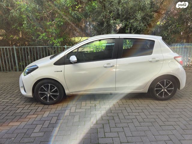 טויוטה יאריס