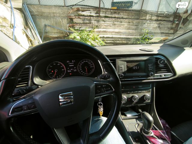 מודעת רכב סיאט לאון