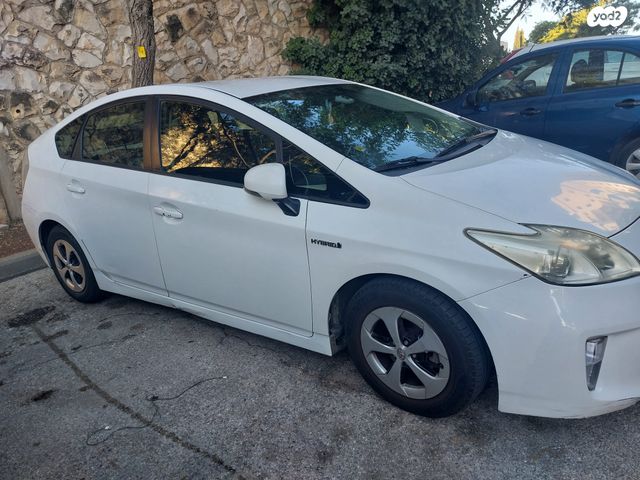 מודעת רכב טויוטה פריוס