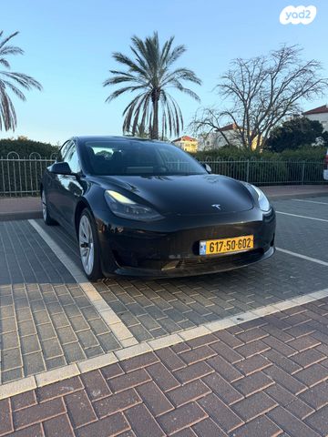 מודעת רכב טסלה מודל 3