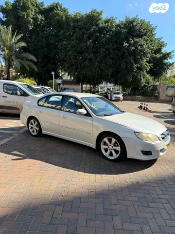 סובארו B4/לגאסי