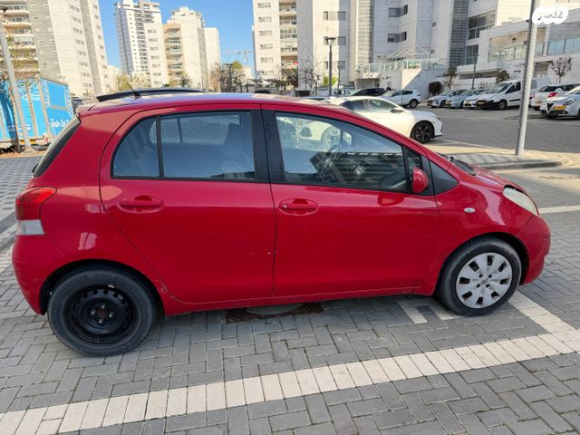 טויוטה יאריס