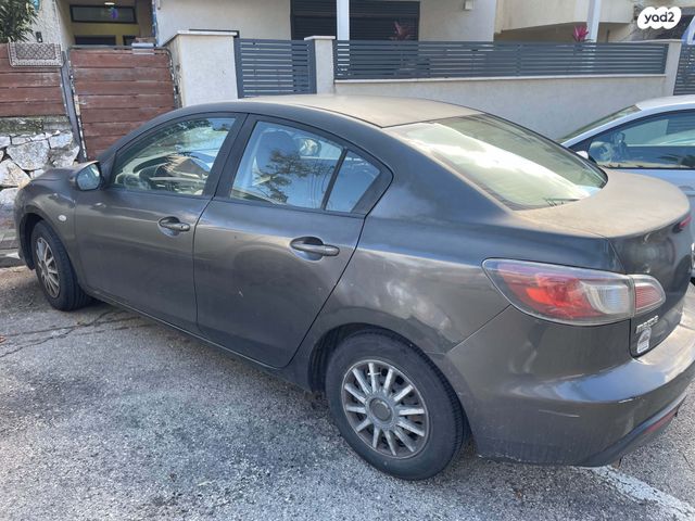 מודעת רכב מאזדה 3