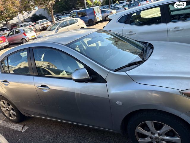 מודעת רכב מאזדה 3