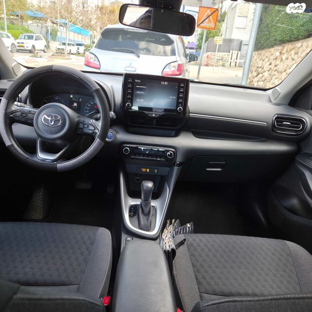 טויוטה יאריס