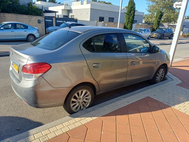 מודעת רכב מיצובישי אטראז'