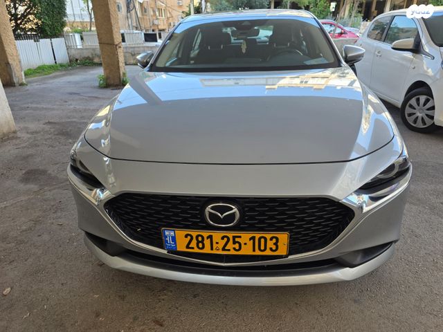 מאזדה 3