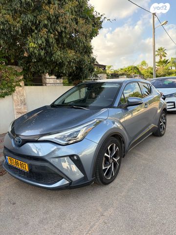 מודעת רכב טויוטה C-HR