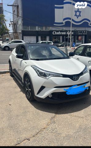 מודעת רכב טויוטה C-HR