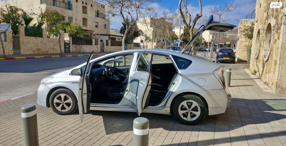 טויוטה פריוס