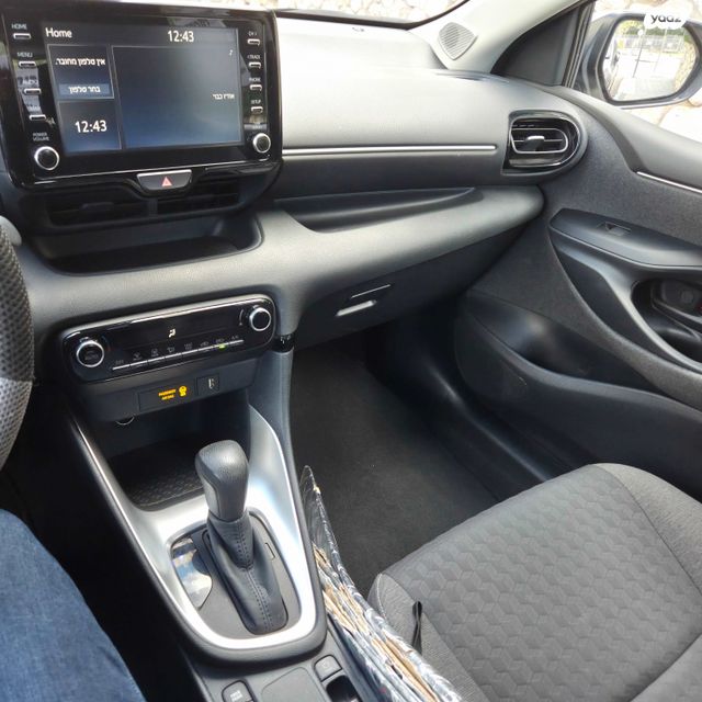 טויוטה יאריס