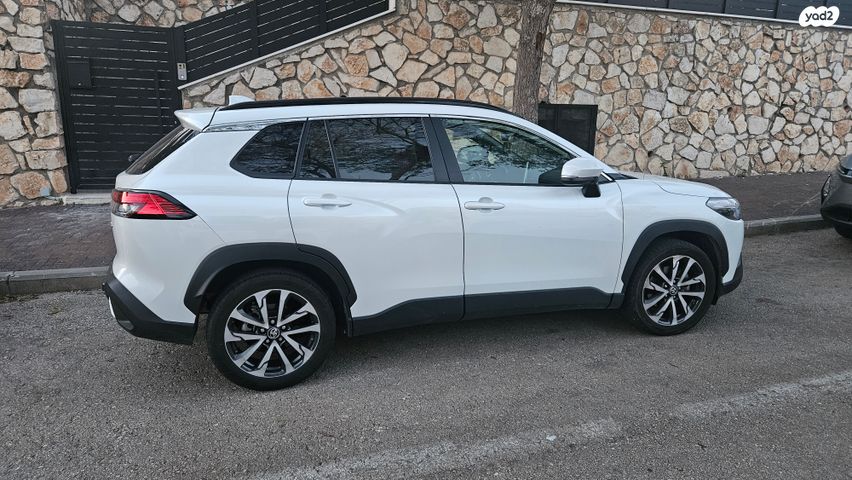 טויוטה קורולה קרוס