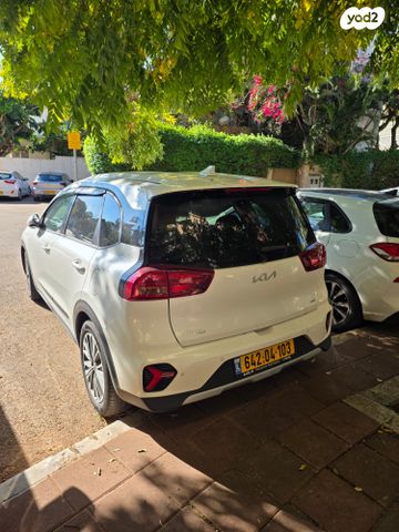 קיה נירו פלוס