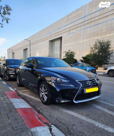 מודעת רכב לקסוס IS