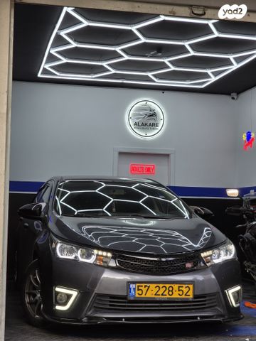 טויוטה קורולה