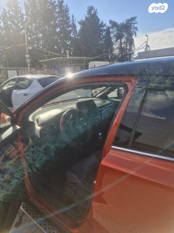 מודעת רכב טויוטה C-HR