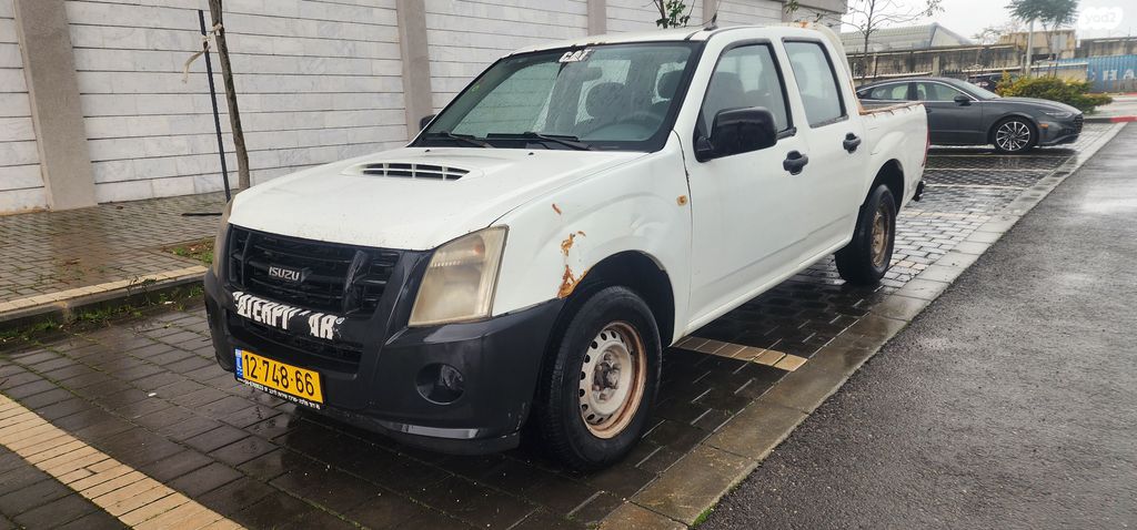 איסוזו די-מקס