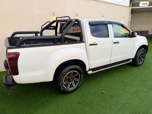 איסוזו די-מקס