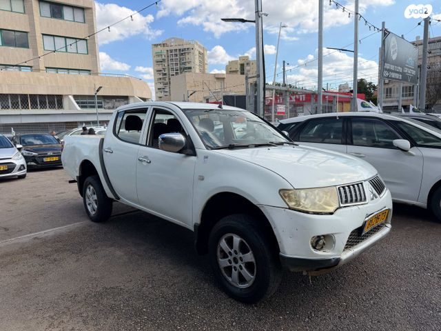 מיצובישי טרייטון / L200