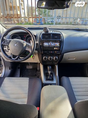 מודעת רכב מיצובישי ASX