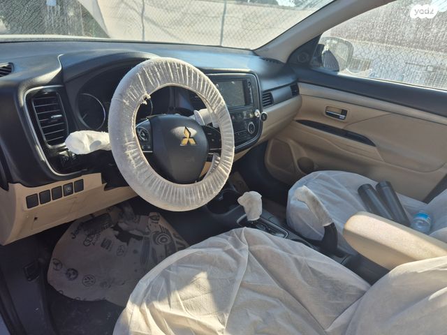 מיצובישי אאוטלנדר