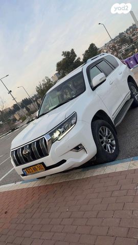 טויוטה לנד קרוזר