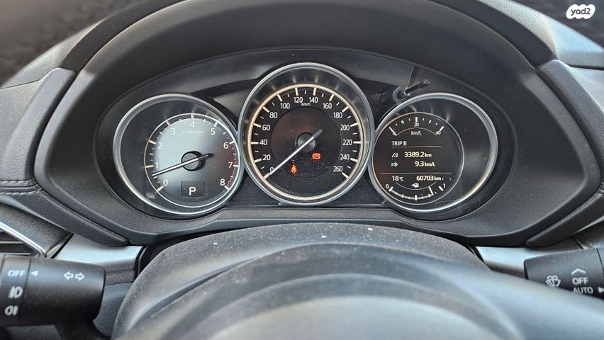 מודעת רכב מאזדה CX-30