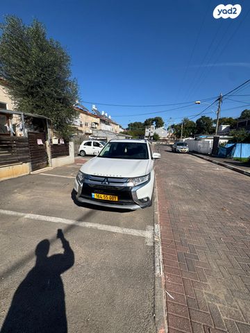 מיצובישי אאוטלנדר