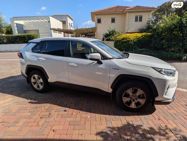 טויוטה RAV4