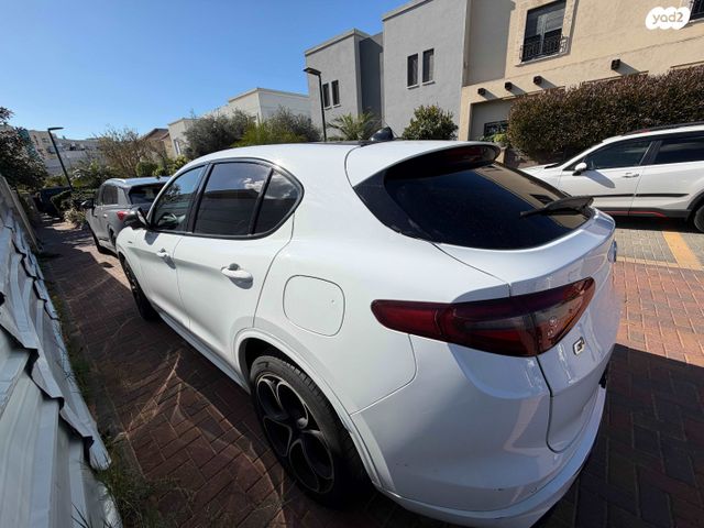 מודעת רכב אלפא רומיאו סטלביו