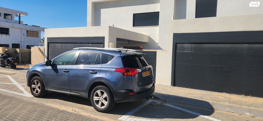 טויוטה RAV4