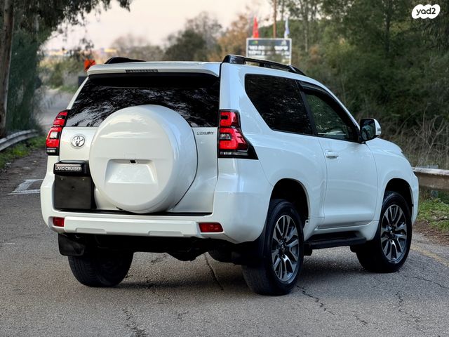 טויוטה לנד קרוזר