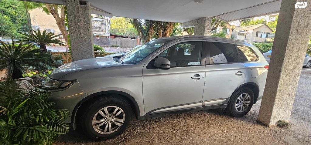 מיצובישי אאוטלנדר