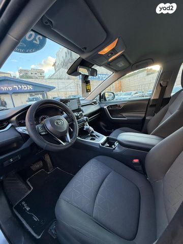 טויוטה RAV4