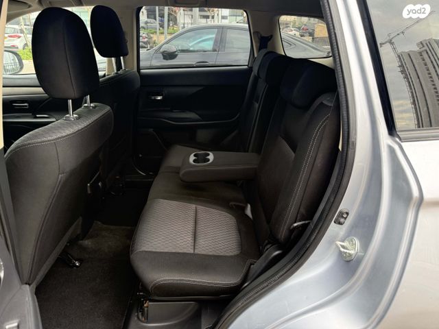 מיצובישי אאוטלנדר