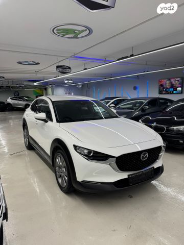 מודעת רכב מאזדה CX-30