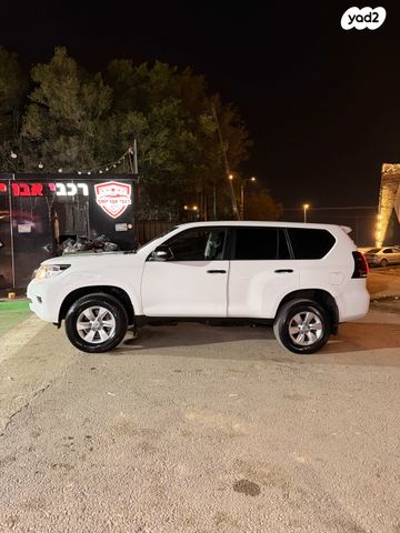 טויוטה לנד קרוזר