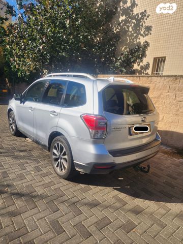 סובארו פורסטר