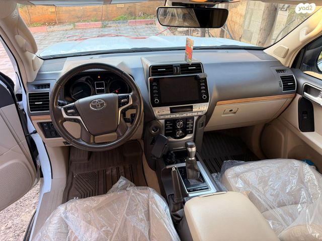 טויוטה לנד קרוזר