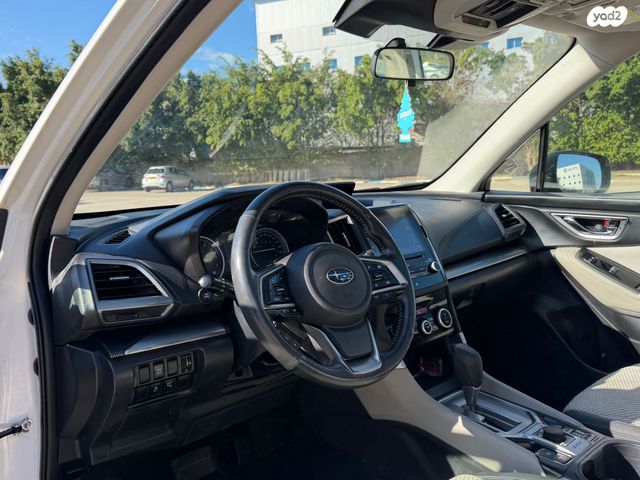 סובארו פורסטר