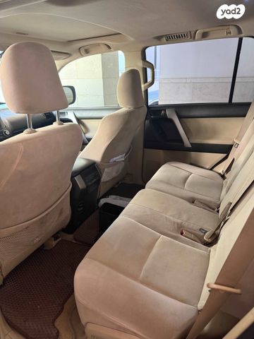 טויוטה לנד קרוזר