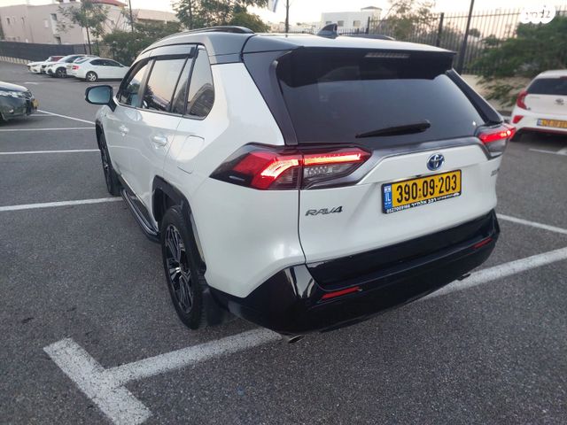 טויוטה RAV4