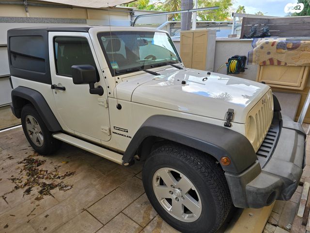 מודעת רכב ג'יפ רנגלר