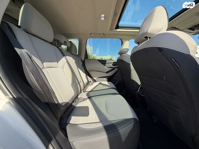 סובארו פורסטר