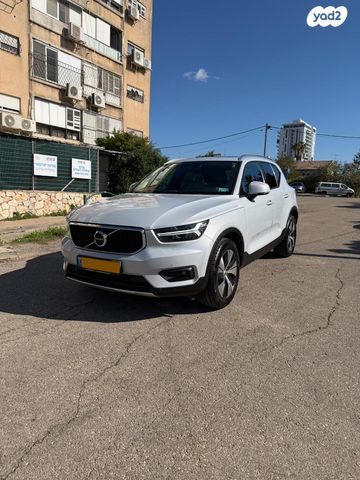 מודעת רכב וולוו XC40