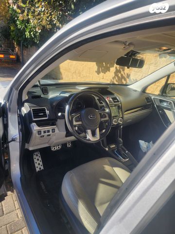 סובארו פורסטר