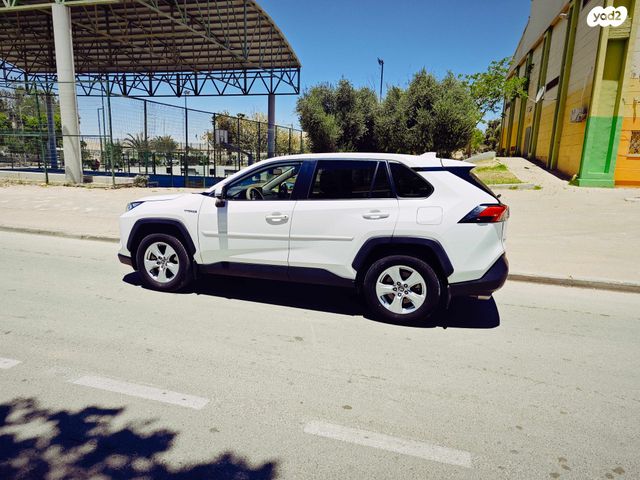 טויוטה RAV4