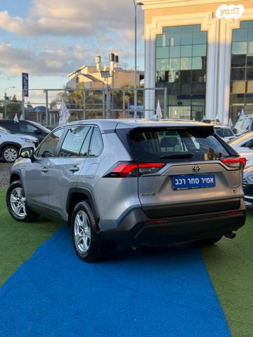 טויוטה RAV4