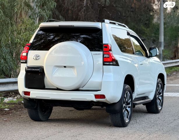 טויוטה לנד קרוזר