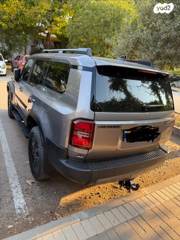 טויוטה לנד קרוזר